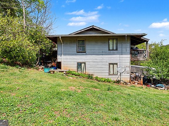 2nd image of 202 Old Screamer St