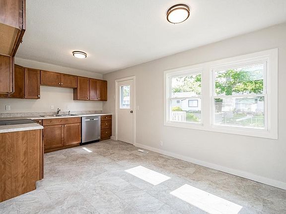 2nd image of 6804 Inwood Ln NE