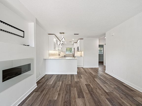 3rd image of 2607 NE 8th Avenue #43