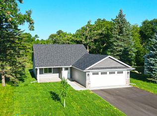 810 Morrison Ave S, Annandale, MN 55302