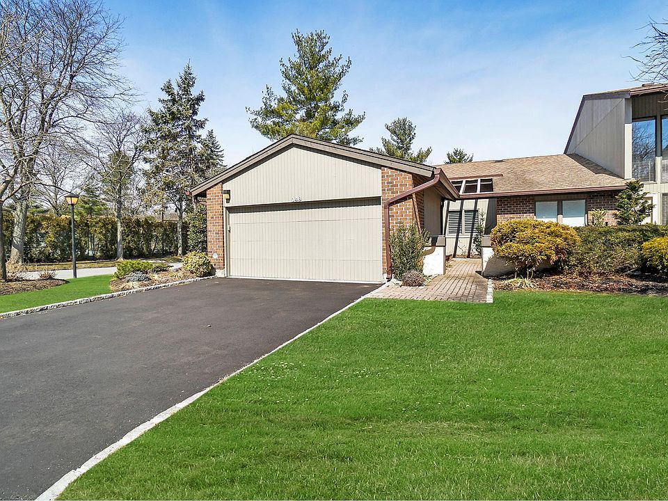 1st image of 148 High Pond Dr