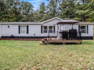 8833 Paw Paw Trl, Howard City, MI 49329