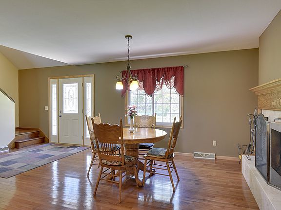 4th image of 17420 Driscoll St NW