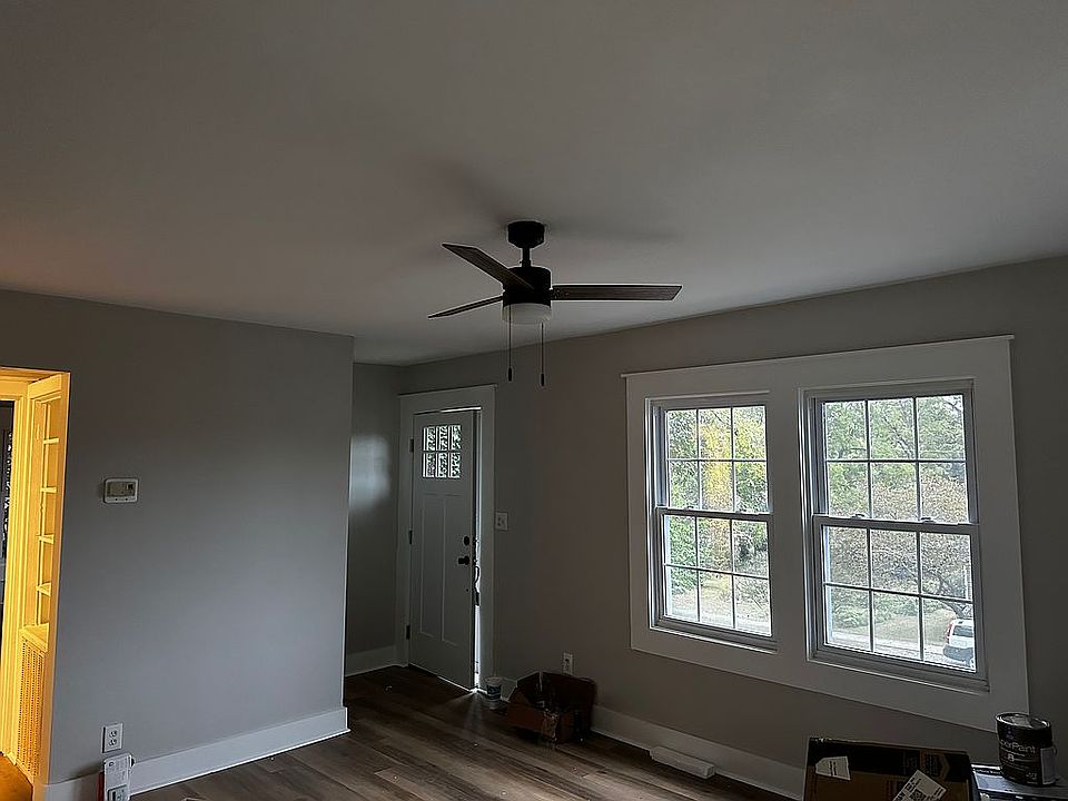 1st image of 2206 Maplewood Dr