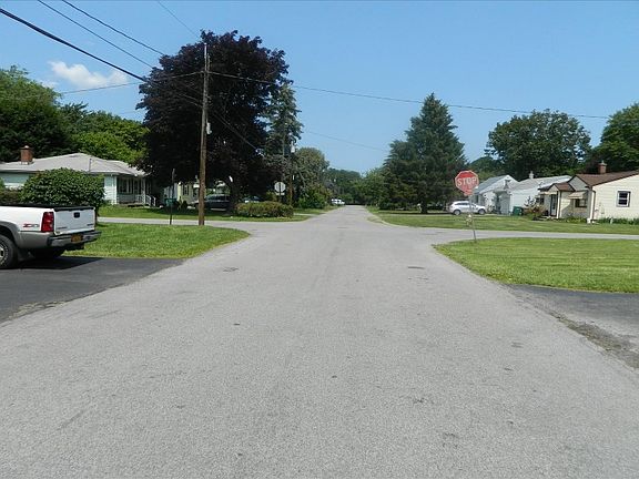 5th image of 410 Norran Dr