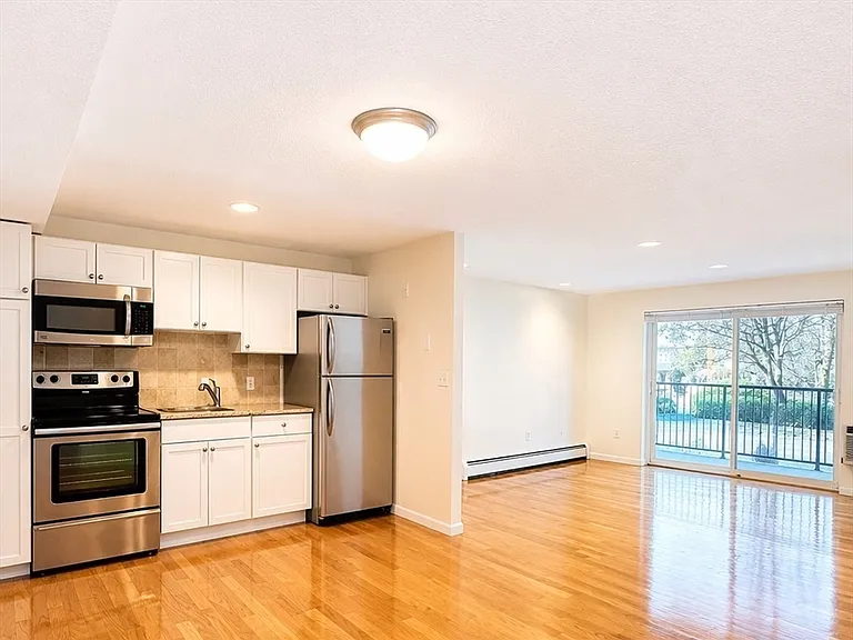15 Francis St #16 — Photo 3