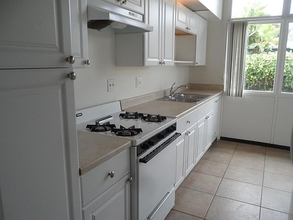 2nd image of 6752 Del Playa Dr #A