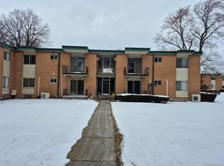 1840 Axtell Dr APT 6, Troy, MI 48084
