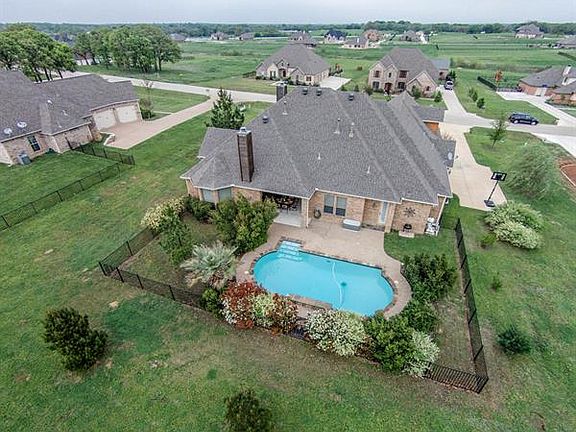 3rd image of 308 Silver Rose Blvd