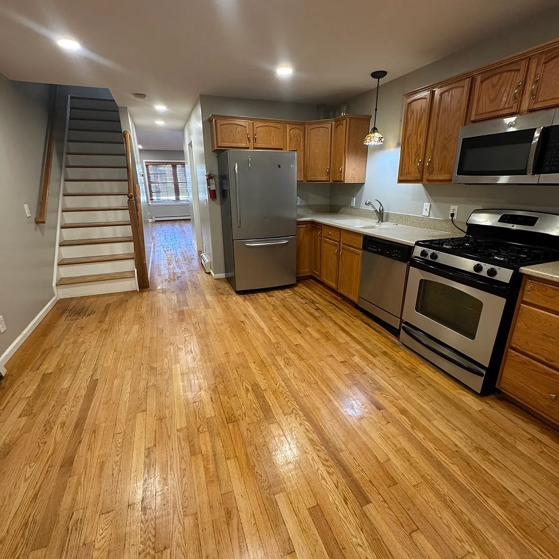 2 bed, 1.5 bath, 1132 sqft, $3,000 — Photo 3
