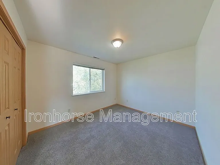 2460 Wheeler Dr #B — Photo 16