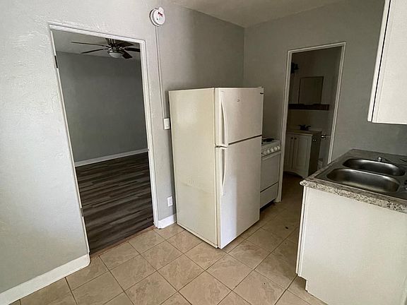 5th image of 729 9th Ave N