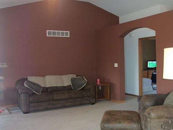2nd image of 1402 Coventry Dr