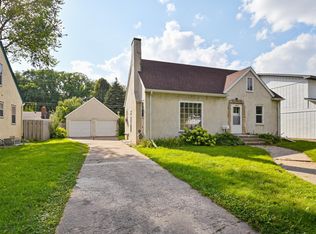 1517 5th St S, Fargo, ND 58103