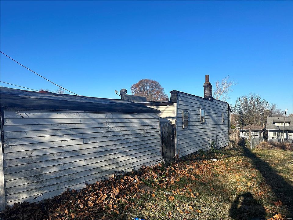 2nd image of 5502 Beacon Ave