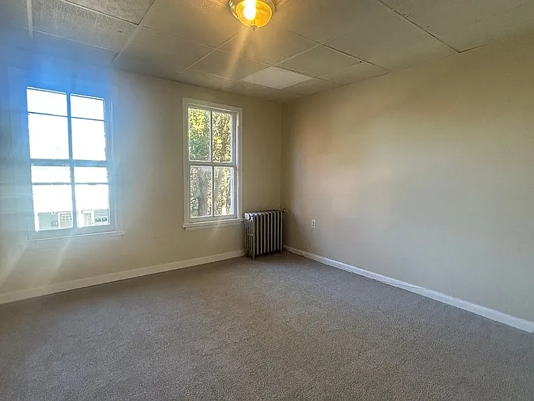 2371 Canby St — Photo 8