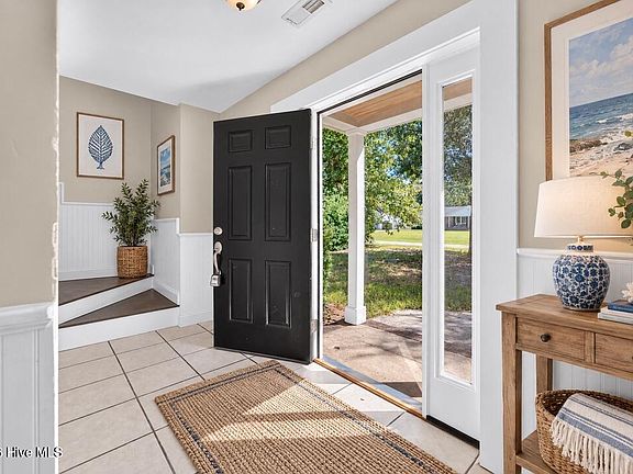 5th image of 233 Tanbridge Road