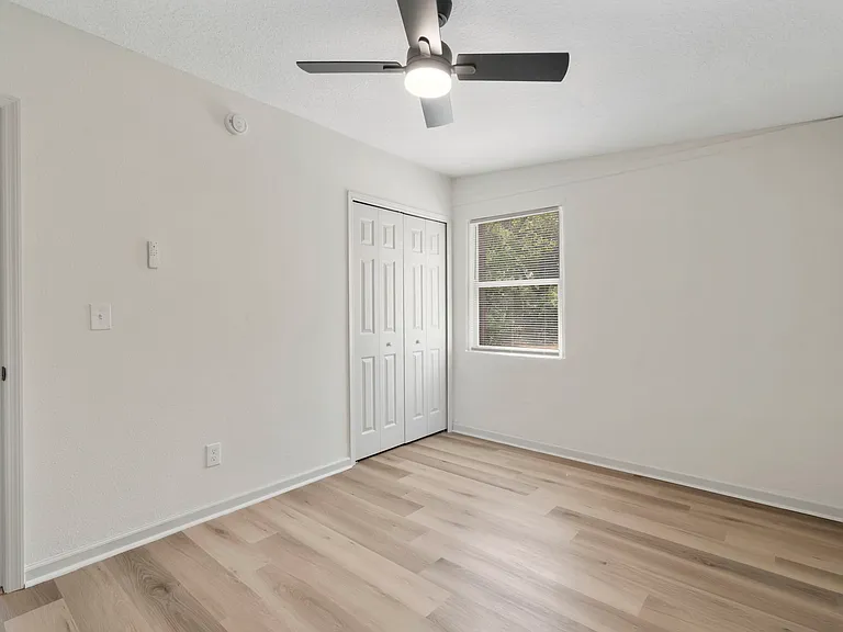 10471 Keuka Dr — Photo 8