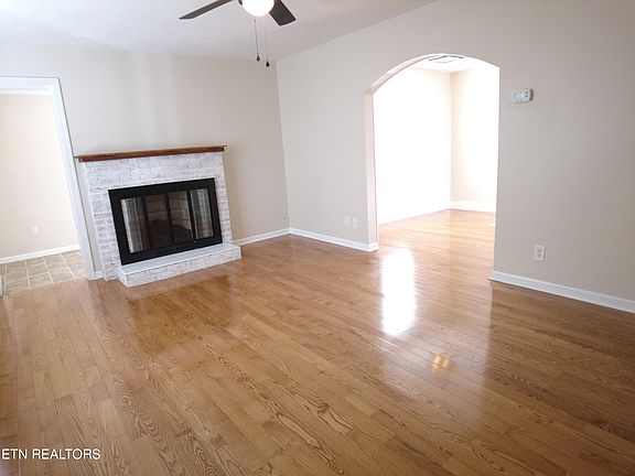 3rd image of 602 Winchester Ave