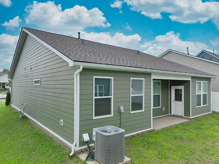 7187 Sutton Dr — Photo 41