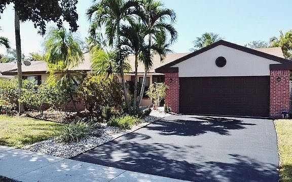 2nd image of 701 Blue Ridge Way