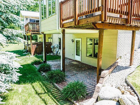 3rd image of 1083 Jenna Dr