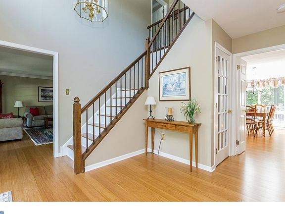 5th image of 111 Birch Dr