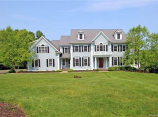 2 Tree Farm Ln, Brookfield, CT 06804
