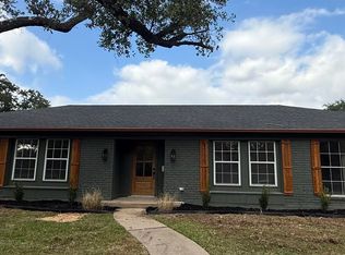 1 Sioux Ct, Longview, TX 75605