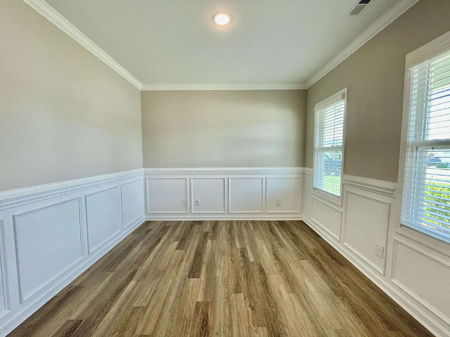 4 bed, 2.5 bath, 2472 sqft, $2,250 — Photo 4