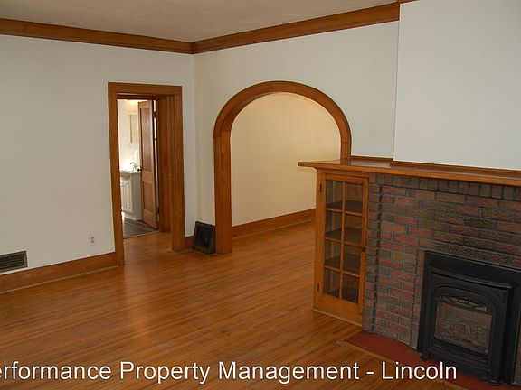 5th image of 3154 Vine St