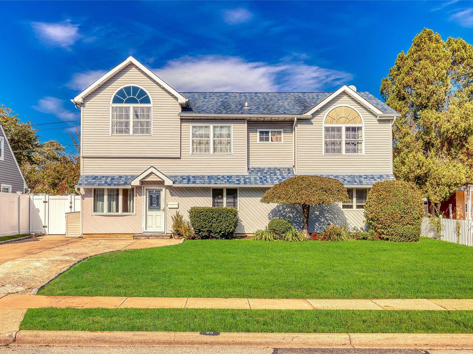 23 Sunrise Lane, Levittown, NY 11756 Zillow