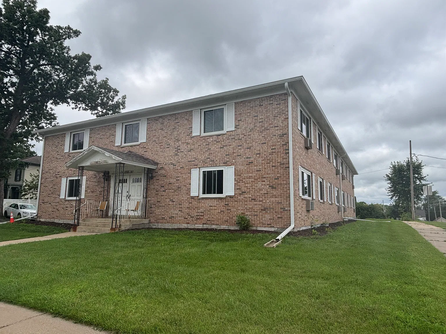 905 Oak Ave — Photo 1