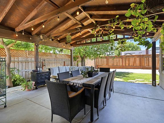 3rd image of 2702 Burl Ct