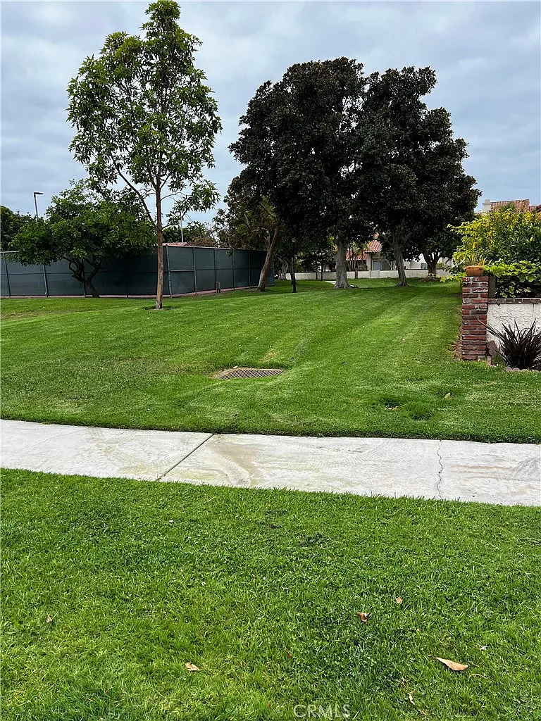 3 bed, 2.5 bath, 1678 sqft, $4,300 — Photo 4