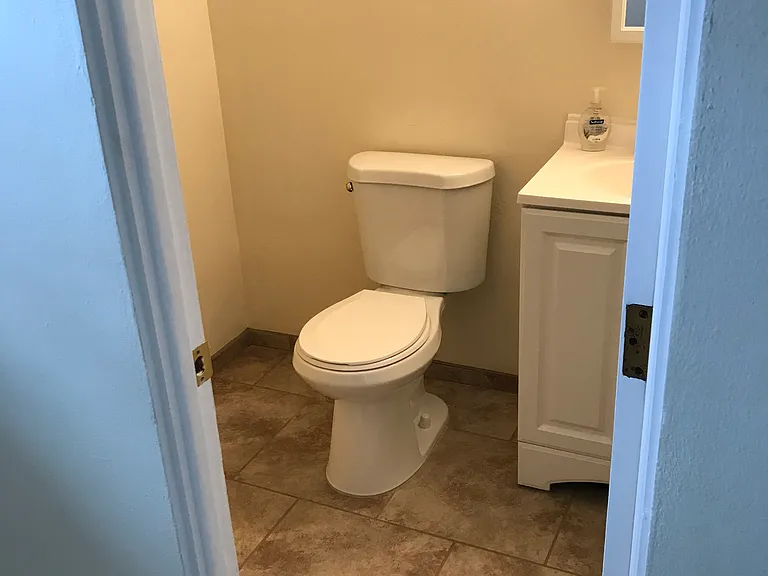 831 Squires Ave #B — Photo 3