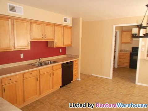 3rd image of 321 W Sunland Ave