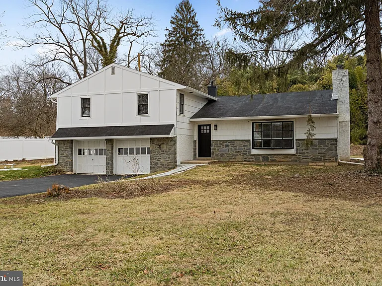 383 Upper Gulph Rd — Photo 1