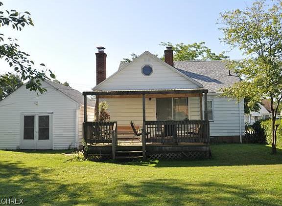 3rd image of 2422 Lincoln Ave
