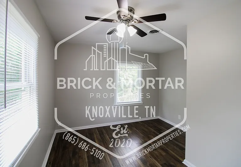 907 Cherokee St — Photo 11