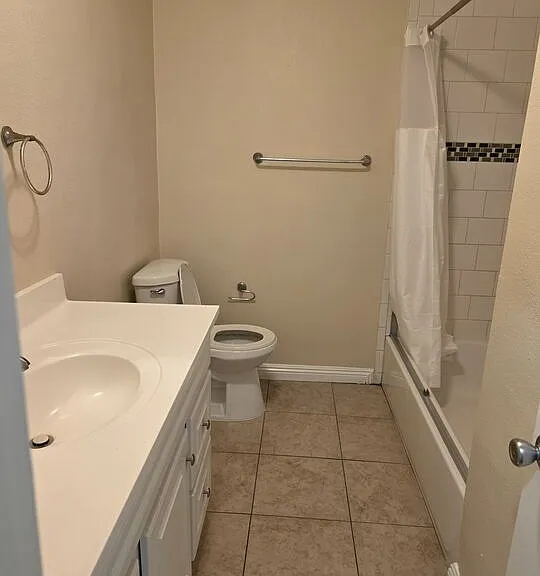 754 E 84th Pl #2 — Photo 7