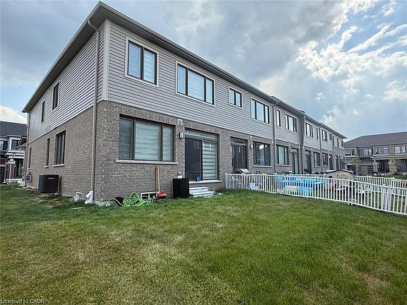3rd image of 15 Blacklock St #39