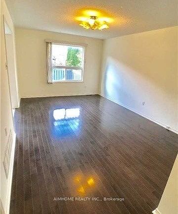 5th image of 42 Holmwood St