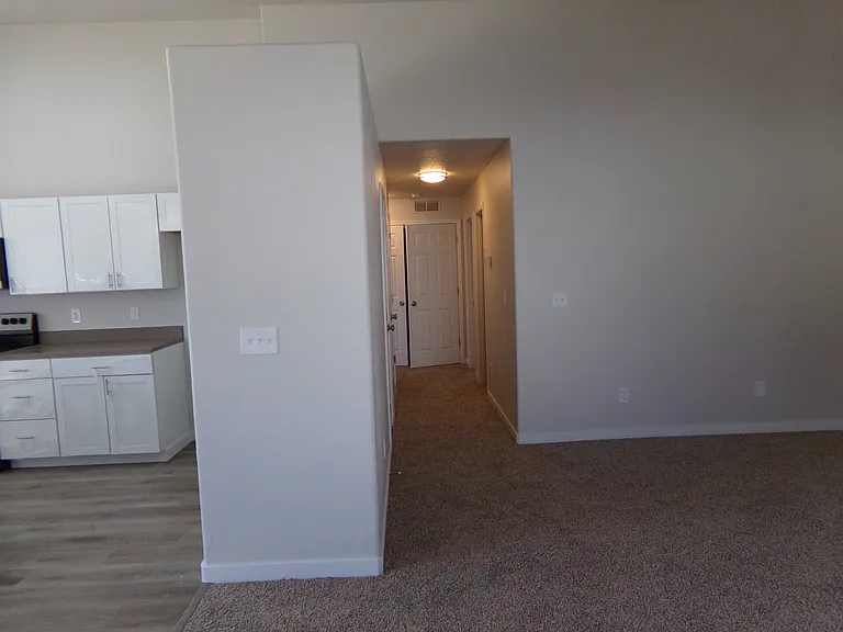 16168 N Saint Helens Dr — Photo 4
