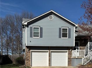 114 W Calico Dr, Raymore, MO 64083