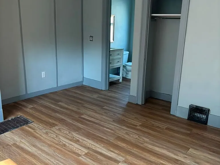 2100 Newton St — Photo 14