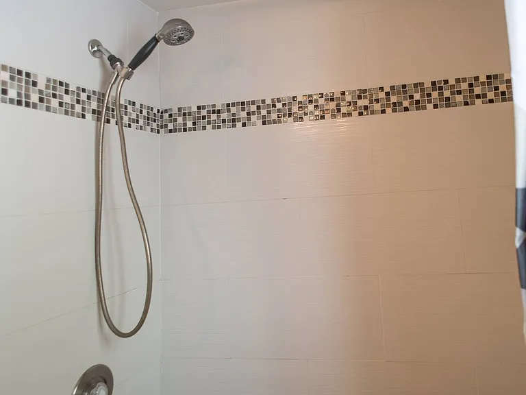 1505 Hialeah Dr — Photo 28
