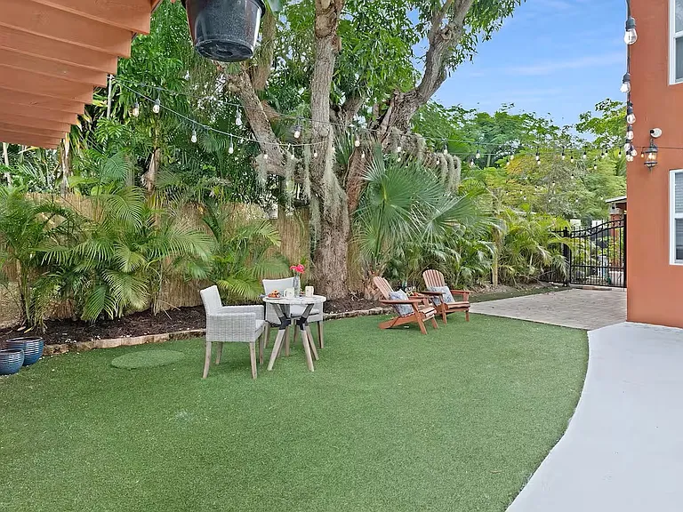 Flamingo Dr — Photo 8
