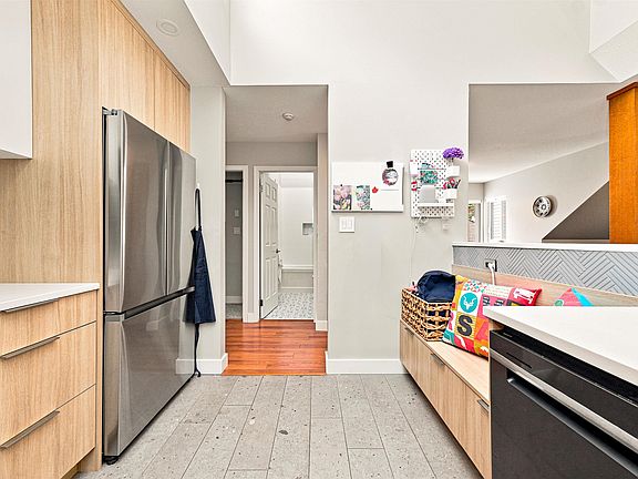 3rd image of 3401 Curle Ave #402