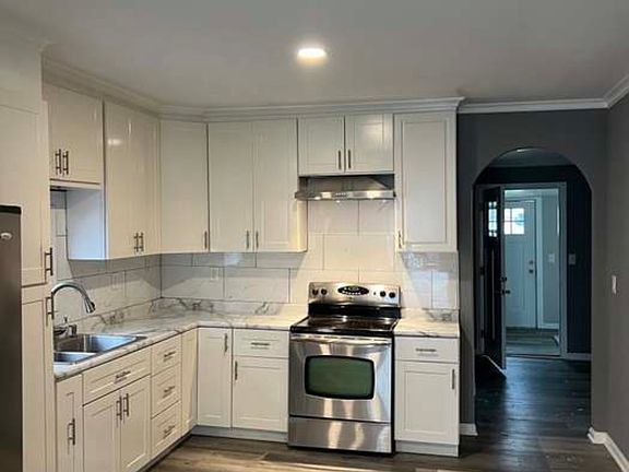 5th image of 1453 Hiatt St